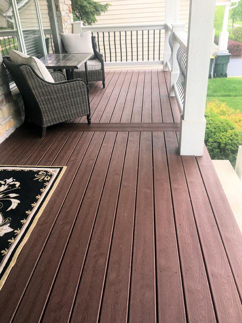 2020 Glen Ellyn IL front porch Trex A-Affordable Decks